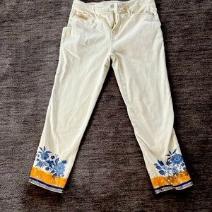 Darling Chicos embroidered so slimming white jeans